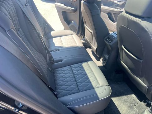 Used 2023 Buick Envision Avenir AWD/4WD image 26