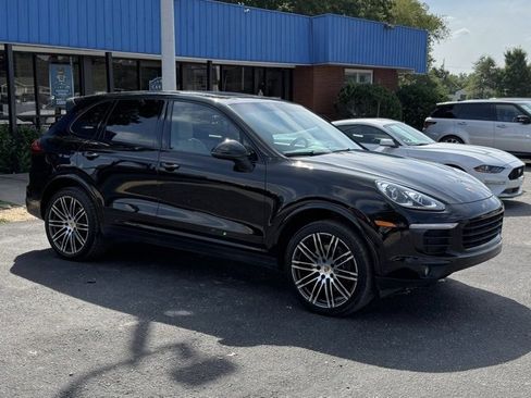 Used 2017 Porsche Cayenne Platinum Edition image 8