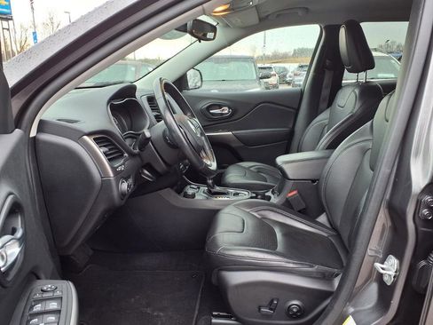 Used 2020 Jeep Cherokee Latitude Lux w/ Quick Order Package 26H Lux image 19