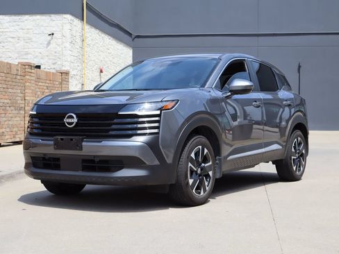 Used 2025 Nissan Kicks SV w/ Charging Package AWD/4WD image 2