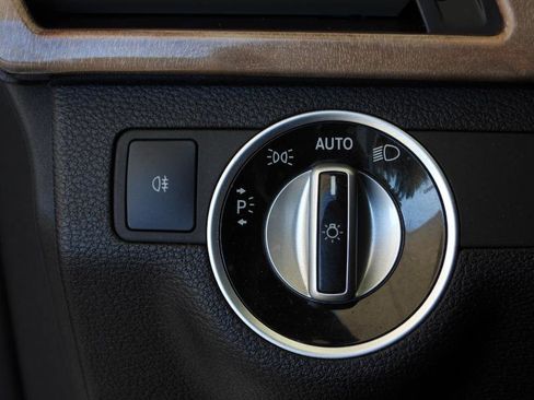 Used 2013 Mercedes-Benz E 350 Luxury image 64