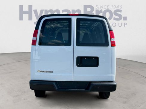 Used 2022 Chevrolet Express 2500 Extended w/ Driver Convenience Package RWD image 4