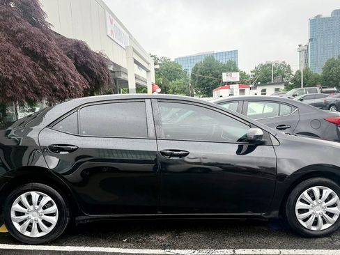 Used 2019 Toyota Corolla LE FWD image 8