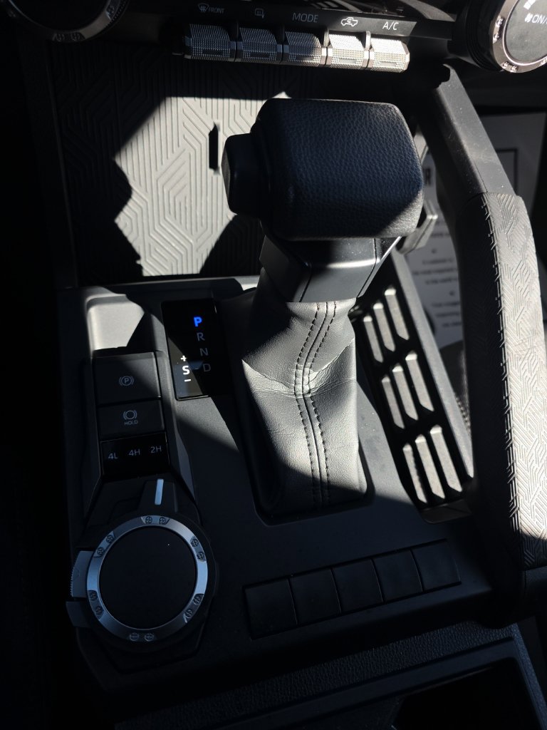 Used 2025 Toyota Tacoma SR AWD/4WD image 19