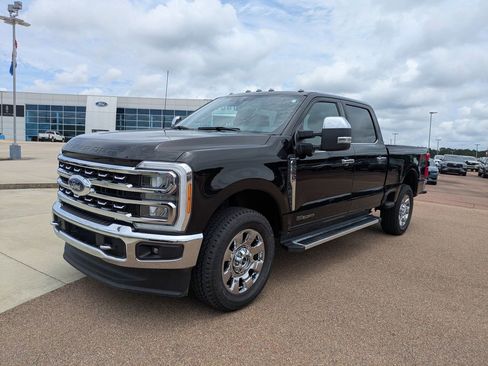 Used 2023 Ford F250 Lariat w/ Chrome Package AWD/4WD image 4