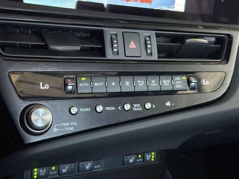 Certified 2025 Lexus ES 300h w/ Premium Package FWD image 21