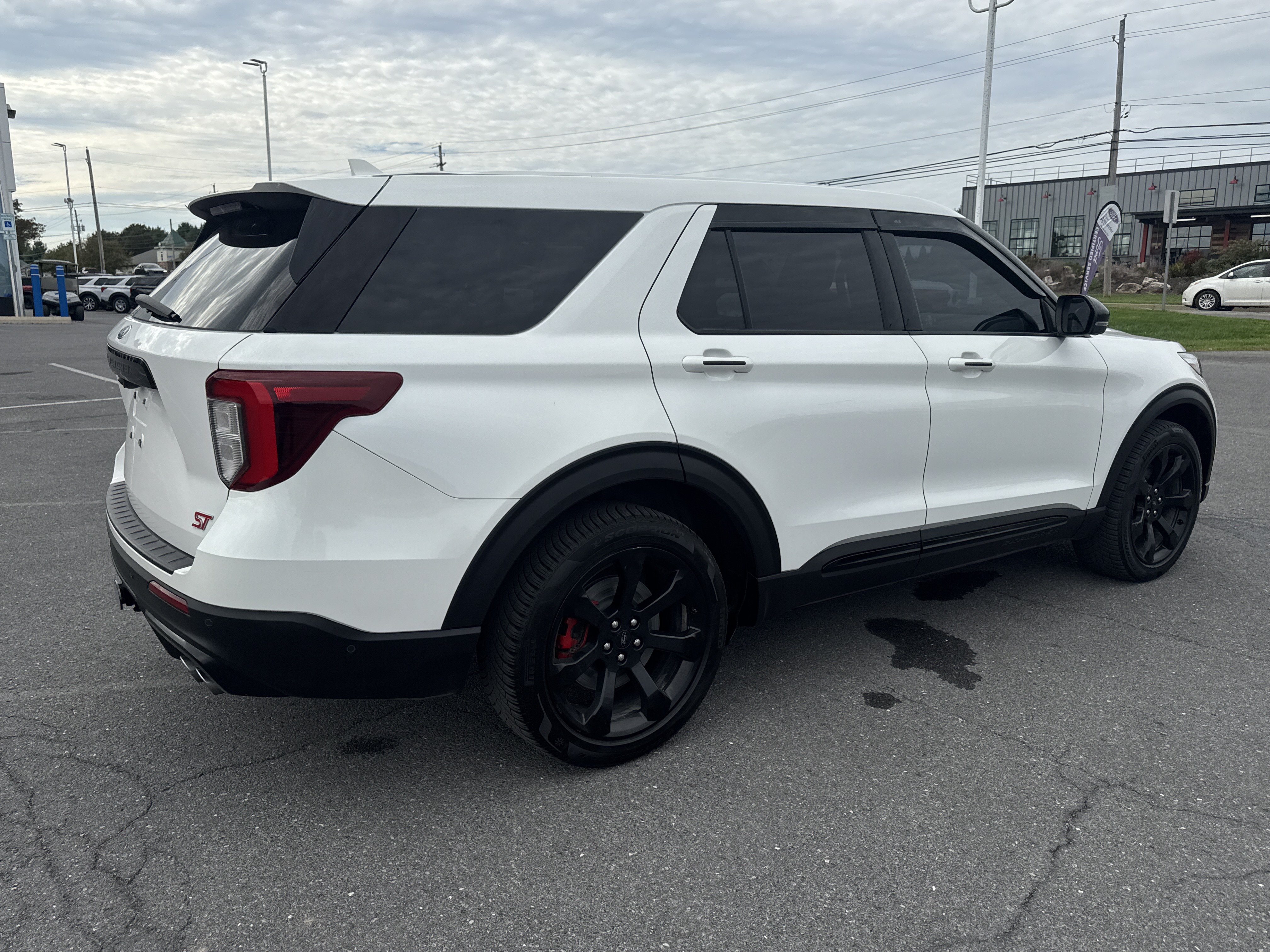 Used 2021 Ford Explorer ST w/ Equipment Group 401A AWD/4WD image 3