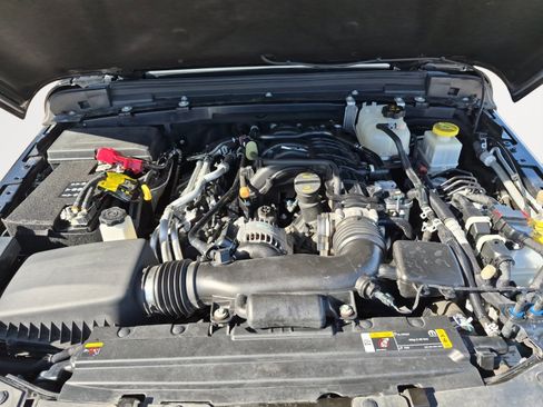 Used 2023 Jeep Gladiator Sport image 28