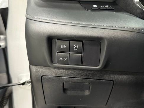 Used 2023 Toyota Highlander XLE image 15