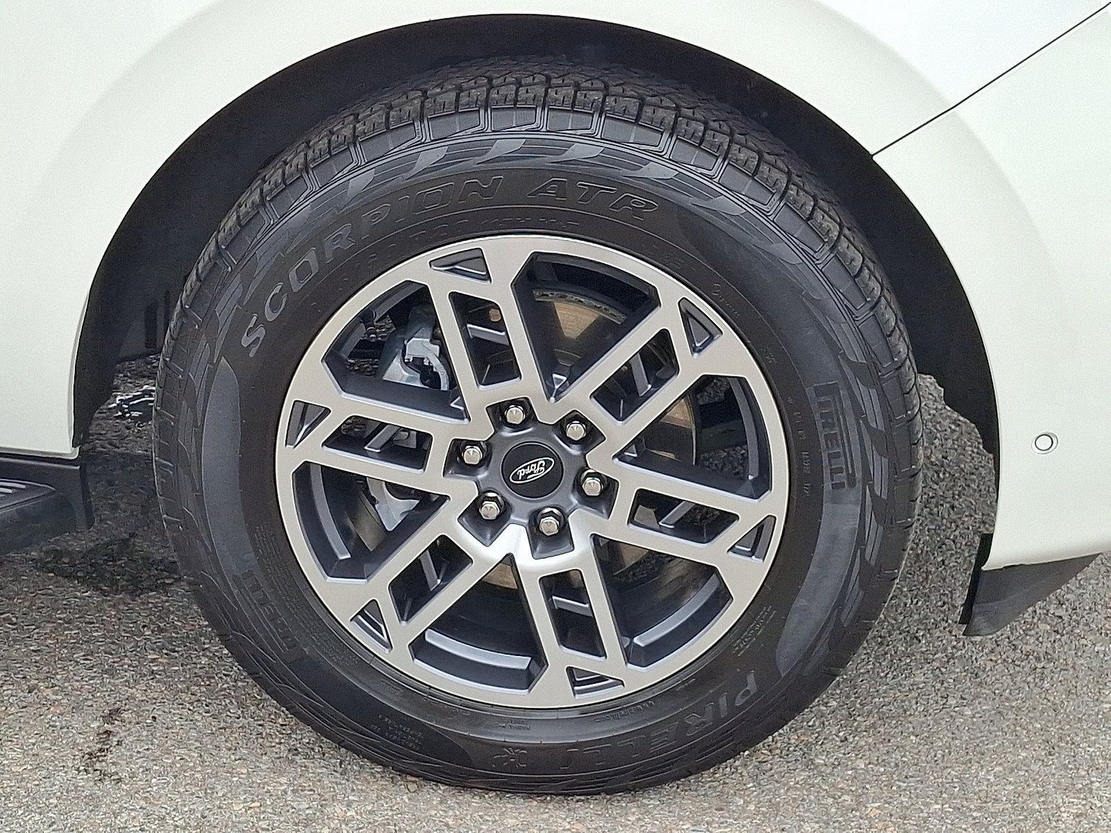 Used 2025 Ford Expedition Active AWD/4WD image 8