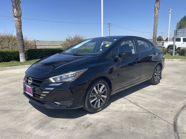 Used 2025 Nissan Versa SV FWD image 4