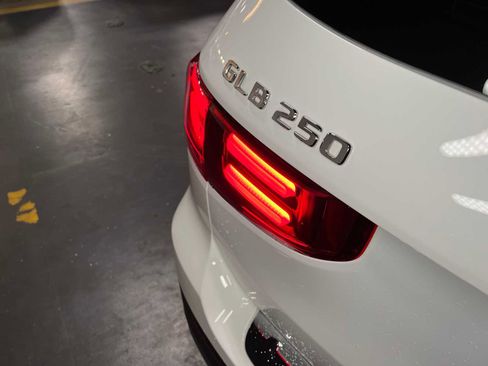 Certified 2025 Mercedes-Benz GLB 250 4MATIC image 14