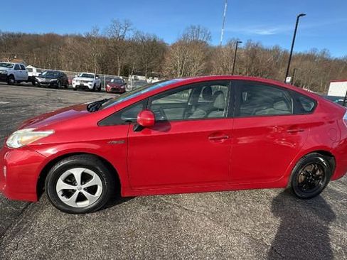 Used 2014 Toyota Prius Three image 3