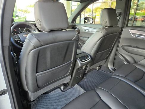 New 2025 Cadillac XT6 Luxury image 27
