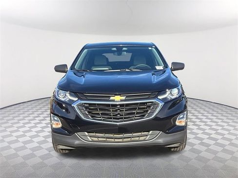 Used 2019 Chevrolet Equinox LS image 2