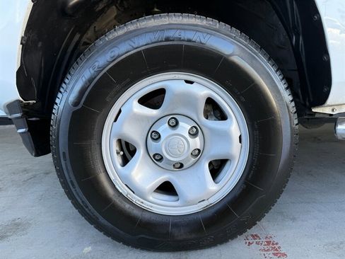 Used 2021 Toyota Tacoma SR5 image 38