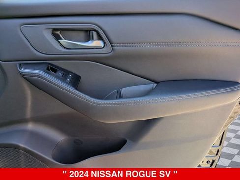 Certified 2024 Nissan Rogue SV w/ SV Premium Package AWD/4WD image 37