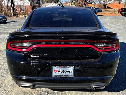 Used 2021 Dodge Charger SXT w/ Blacktop Package image 9
