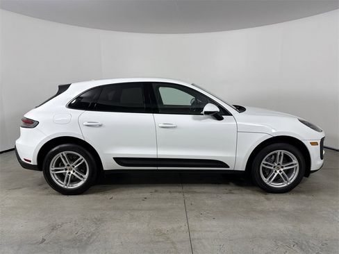 Certified 2023 Porsche Macan Turbo image 8