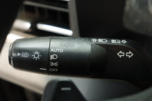 Used 2024 Mitsubishi Outlander ES FWD image 16