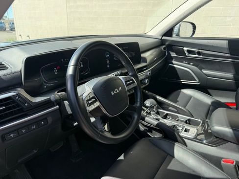 Used 2025 Kia Telluride S AWD/4WD image 23
