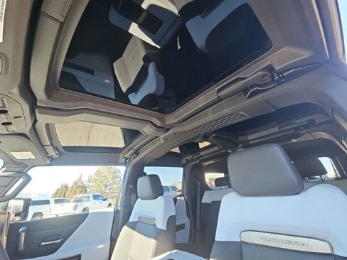 New 2024 GMC Hummer EV 2X image 22