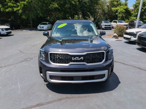 Used 2025 Kia Telluride LX FWD image 2