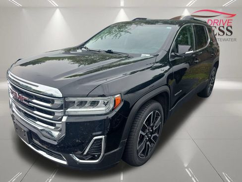 Used 2021 GMC Acadia SLT w/ Technology Package AWD/4WD image 3