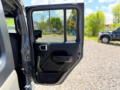 Used 2019 Jeep Wrangler Unlimited Sport AWD/4WD image 11