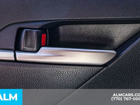 Used 2025 Toyota Camry SE image 55