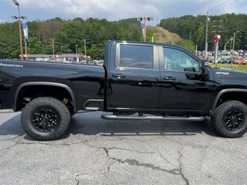 Certified 2024 Chevrolet Silverado 2500 ZR2 w/ ZR2 Bison Edition image 10