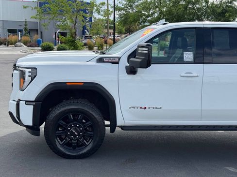 Used 2025 GMC Sierra 3500 AT4 w/ AT4 Premium Plus Package AWD/4WD image 4