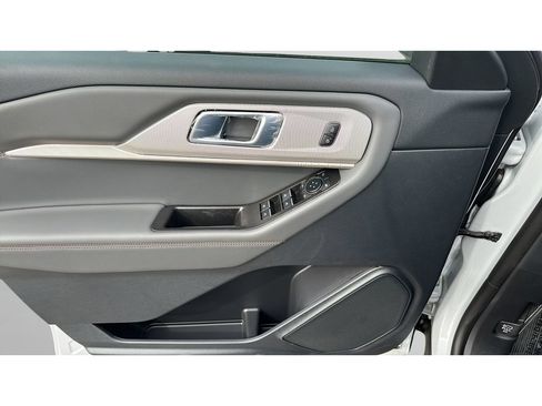 New 2026 Ford Explorer Active AWD/4WD image 11