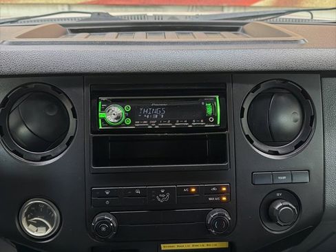 Used 2014 Ford F550 4x4 Crew Cab Super Duty image 28