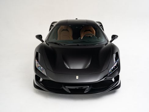 Used 2021 Ferrari F8 Tributo RWD image 6