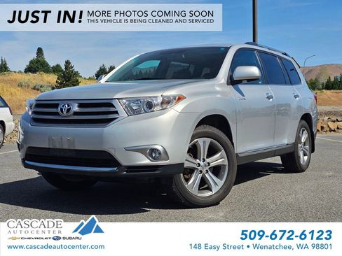Used 2011 Toyota Highlander Limited w/ Tow Pkg AWD/4WD image 1