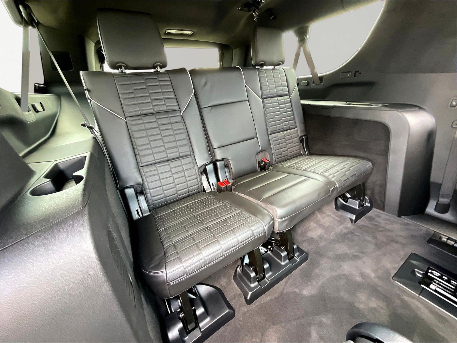 Used 2026 Cadillac Escalade ESV V w/ LPO, ONYX Package AWD/4WD image 26