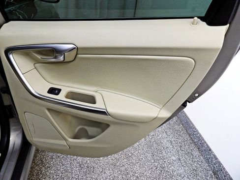 Used 2014 Volvo XC60 T6 image 12