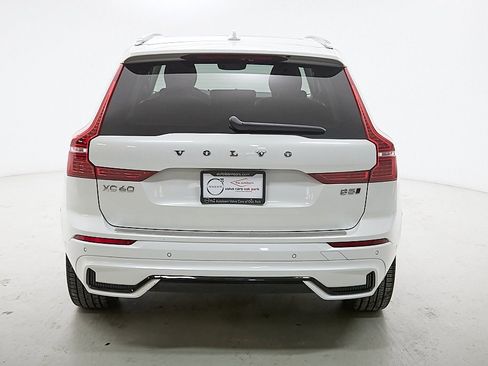 Used 2023 Volvo XC60 B5 Ultimate image 8