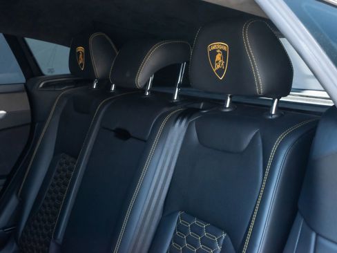 Used 2020 Lamborghini Urus image 20