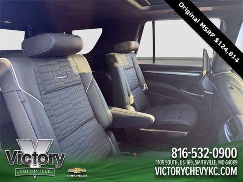 Used 2025 Cadillac Escalade Premium Luxury Platinum image 18