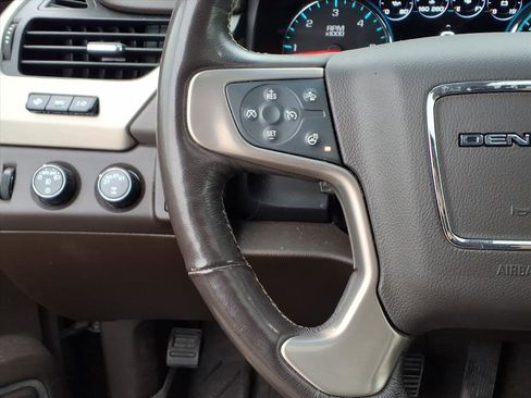 Used 2018 GMC Yukon Denali w/ Denali Ultimate Package image 17