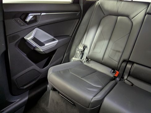 Used 2022 Audi Q3 2.0T Premium w/ Convenience Package image 12