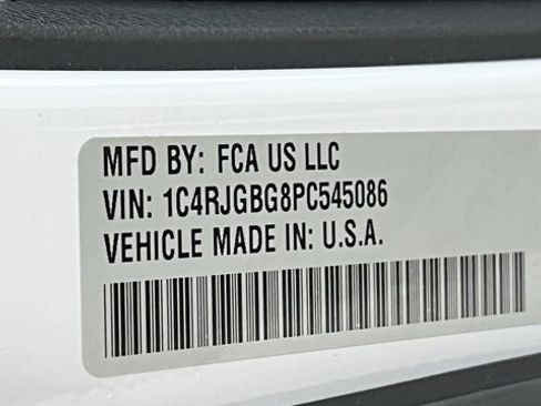 Certified 2023 Jeep Grand Cherokee Limited w/ Luxury Tech Group II image 36