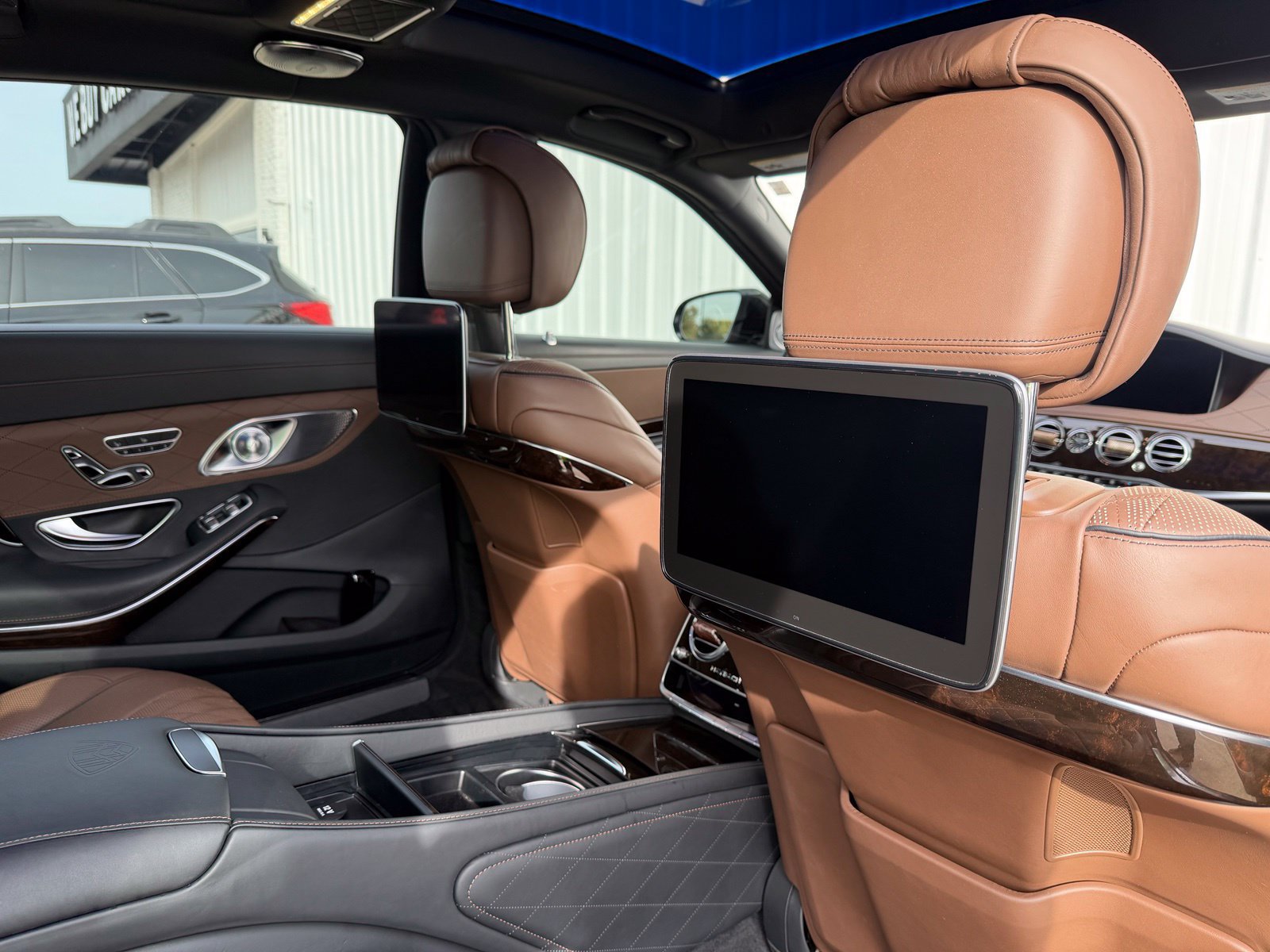 Used 2018 Mercedes-Benz Maybach S 650 image 23