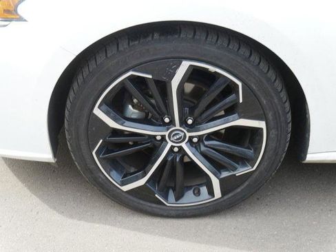 Certified 2023 Nissan Altima 2.5 SR FWD image 9