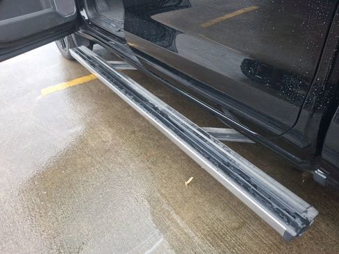 Used 2022 GMC Sierra 1500 Denali w/ Denali Reserve Package image 10