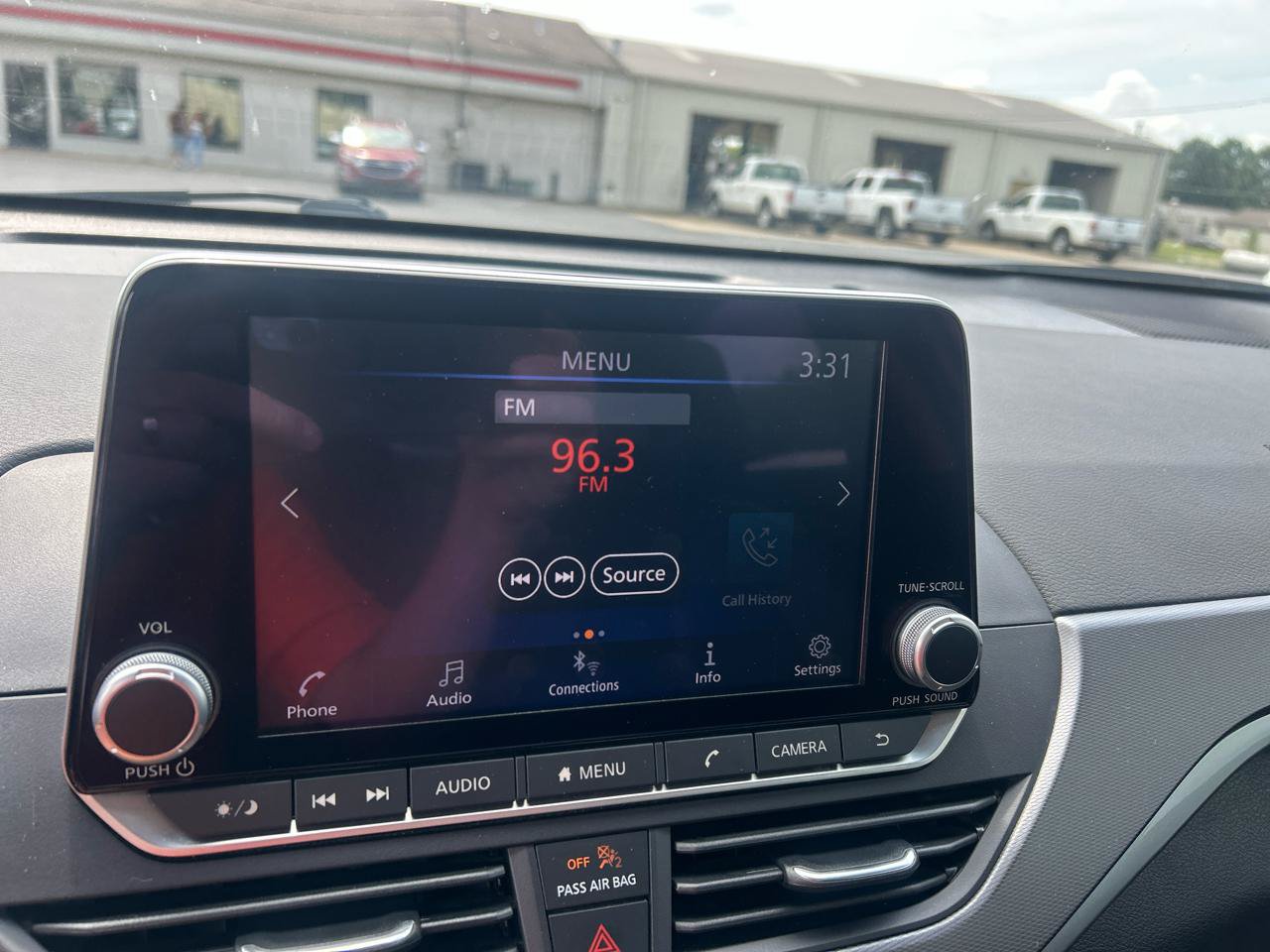 Used 2023 Nissan Altima 2.5 SR FWD image 18