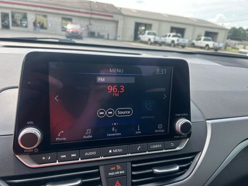 Used 2023 Nissan Altima 2.5 SR FWD image 18