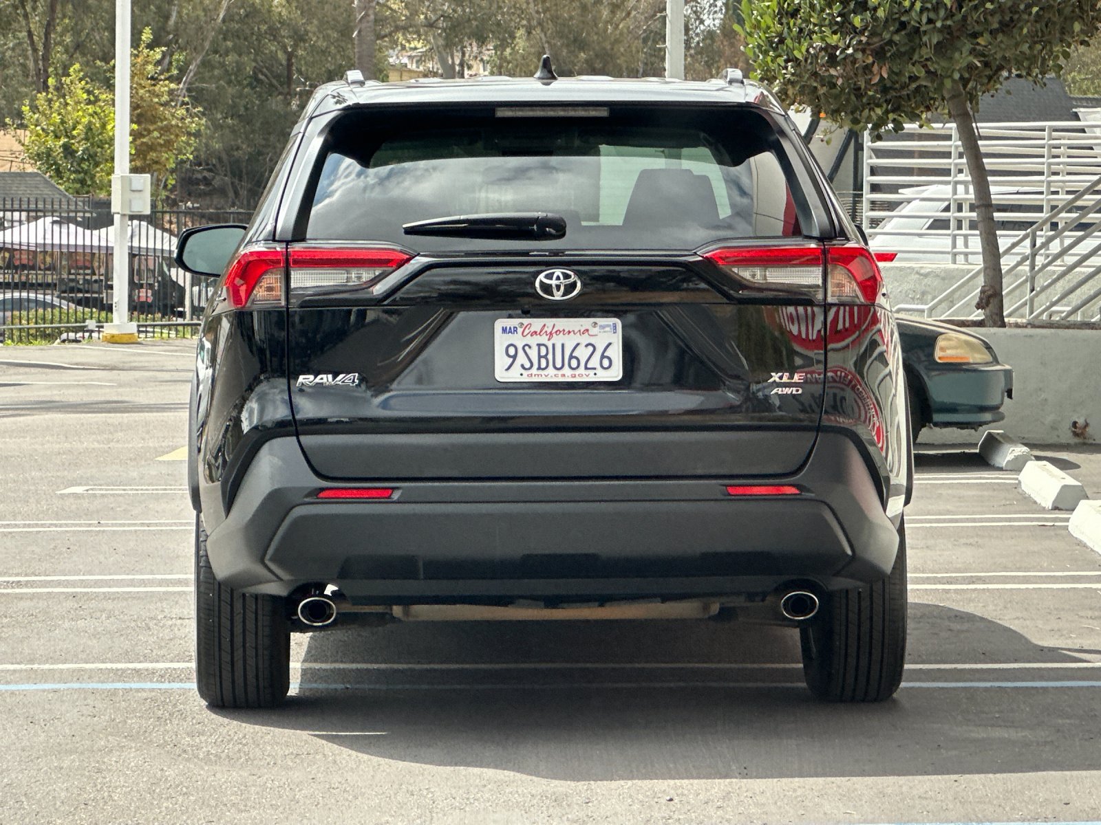 Used 2025 Toyota RAV4 XLE AWD/4WD image 4